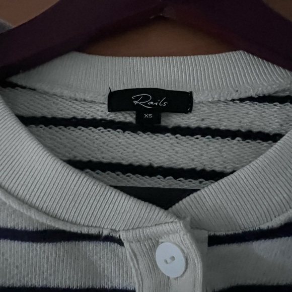 Rails Joan Sweatshirt and Jane shorts - Picture 6 of 8